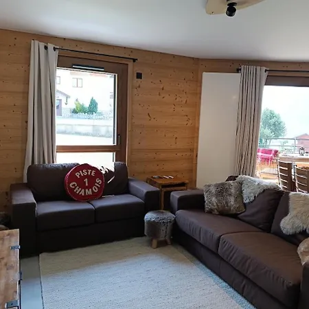 New Apt, 100m From Lift