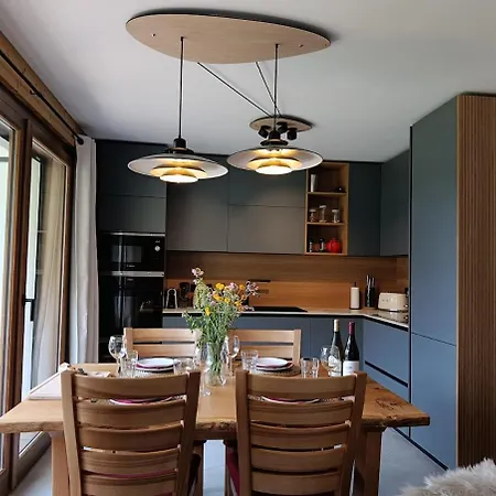New Apt, 100m From Lift