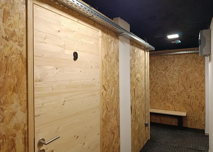 New Apt, 100m From Lift شقة شاتيل